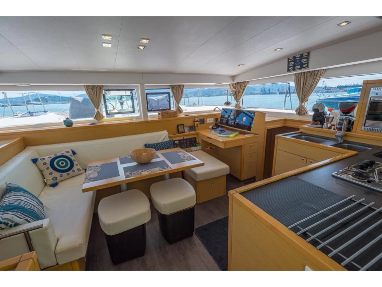 Katamaran  för uthyrning Volos till det bästa priset 