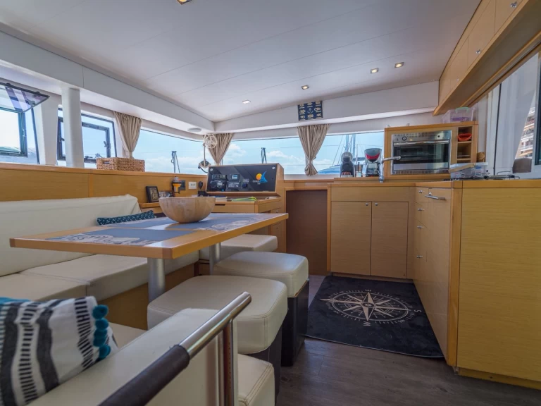 Lagoon Lagoon 400 S2 charter bareboat eller skeppad i Volos