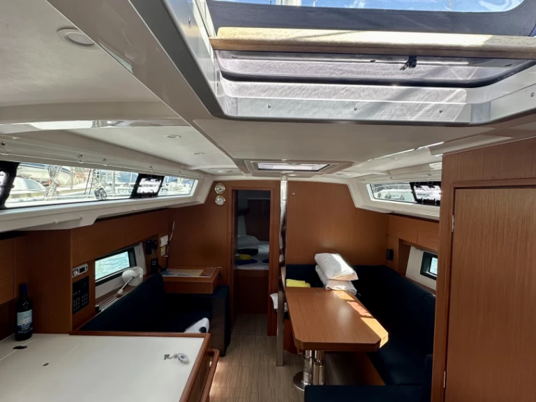 Hyra Segelbåt  med eller utan skeppare Bavaria Trogir  