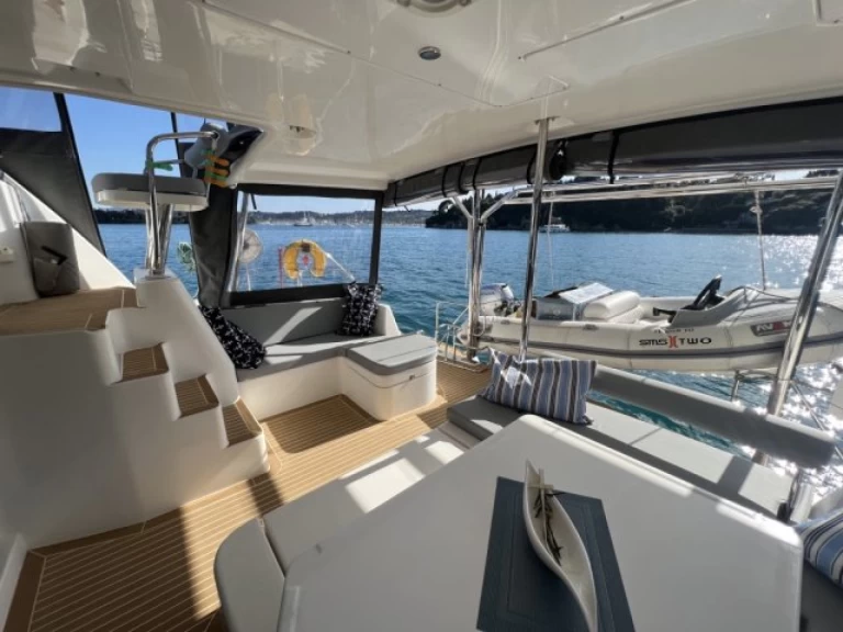 Hyra Katamaran  med eller utan skeppare Leopard Korfu 