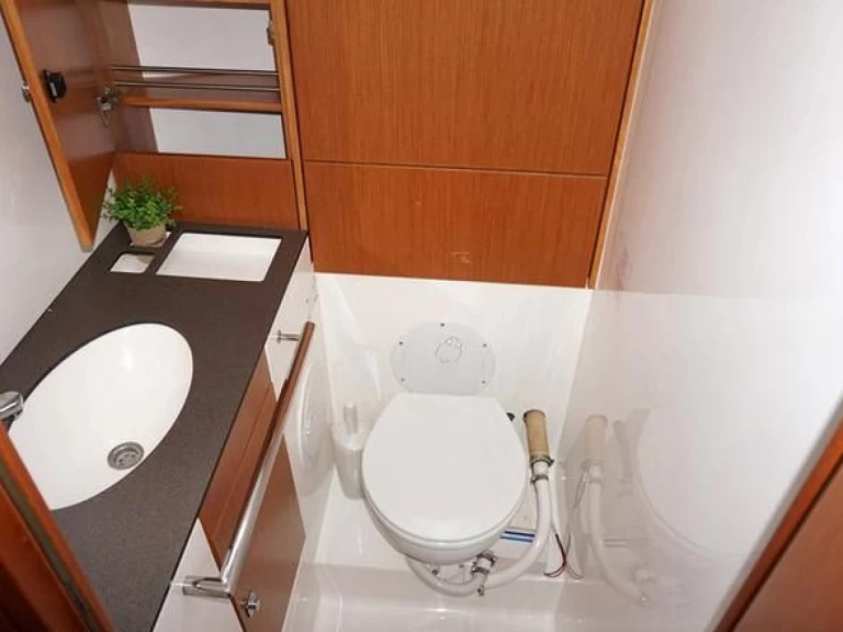 Hyr en Bavaria Cruiser 46 Kalamariá 