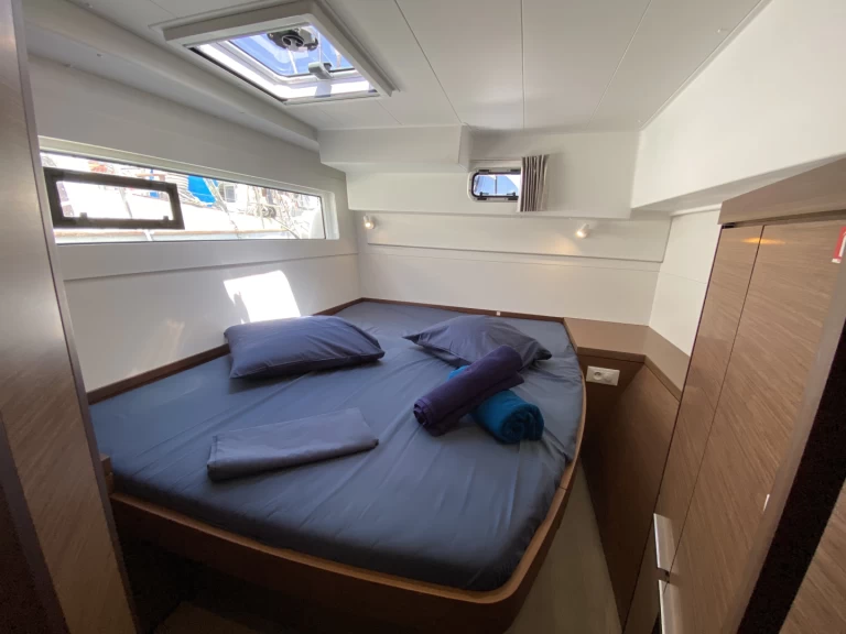 Yacht charter Ibiza Town billig Lagoon 40