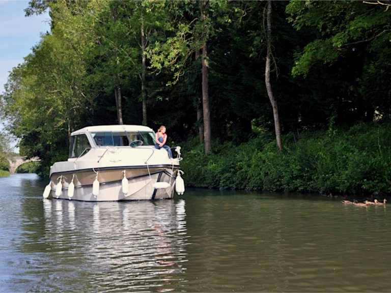 Motorbåt  för uthyrning Grez-Neuville till det bästa priset 