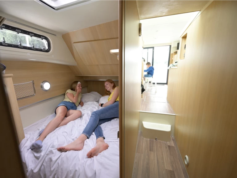 Hyr en Nicols Yacht Premium Groupe XL 8-12 p. Grez-Neuville 