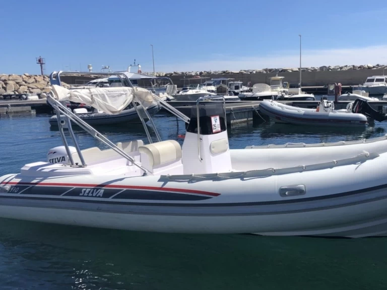 Uthyrning Motorbåt   med en båtlicens 