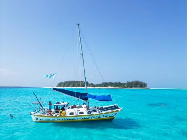 Custom Made Custom made charter bareboat eller skeppad i Kendwa