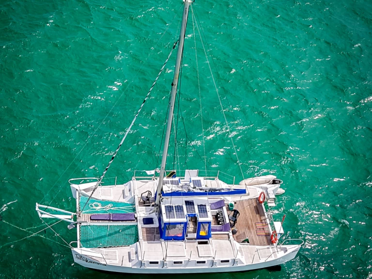 Uthyrning Katamaran  Custom Made med en båtlicens 