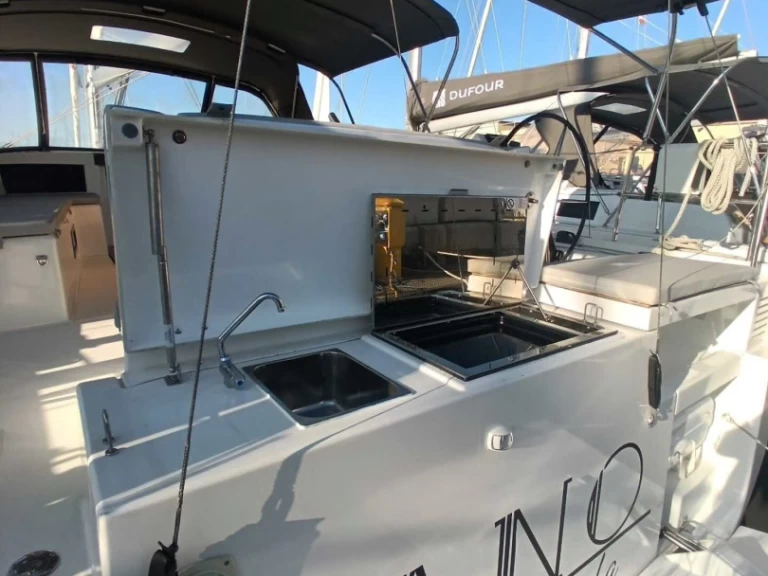 Hyra Segelbåt  med eller utan skeppare Dufour Cagliari 