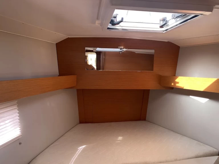 Yacht charter Cagliari billig Dufour 390