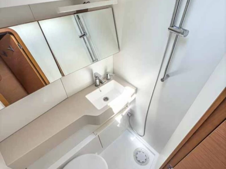 Uthyrning Segelbåt  Dufour med en båtlicens 