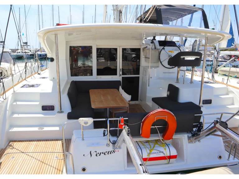Lagoon Lagoon 40/3 charter bareboat eller skeppad i Rhodes (City)