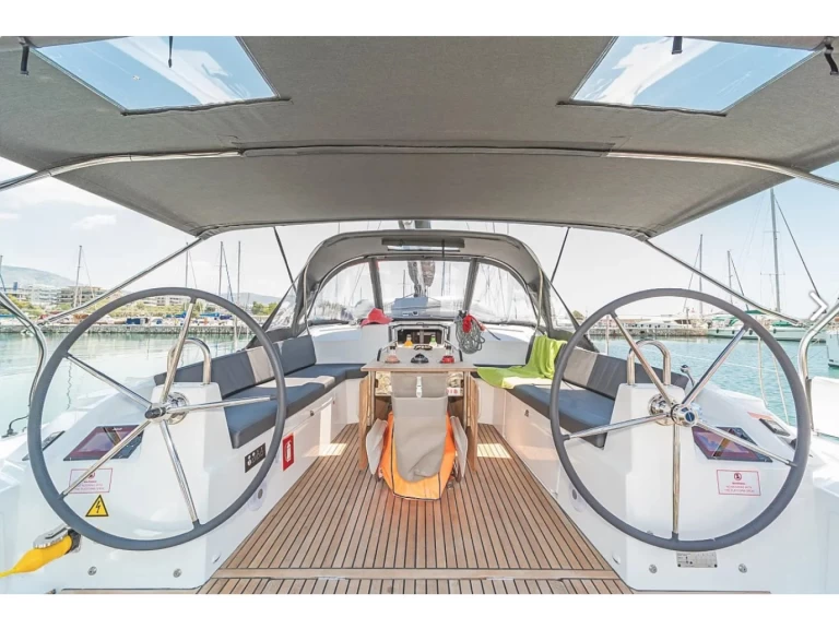 Hyra Segelbåt  med eller utan skeppare Bénéteau Alimos 