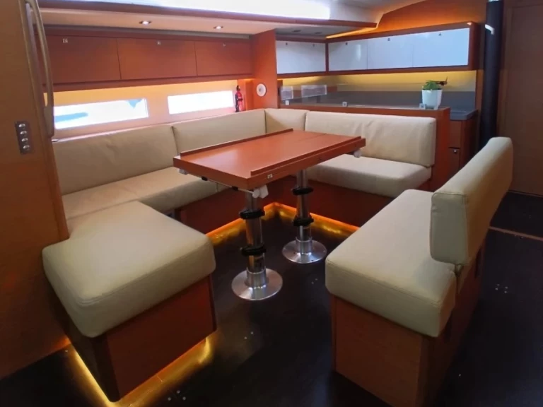 Yacht charter Cagliari billig Dufour 530