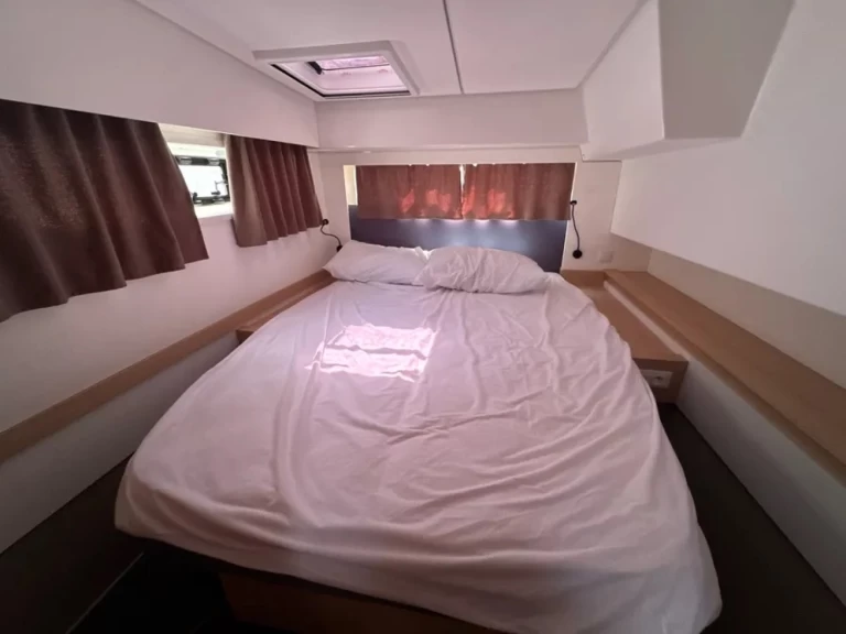 Yacht charter Cagliari billig Elba 45