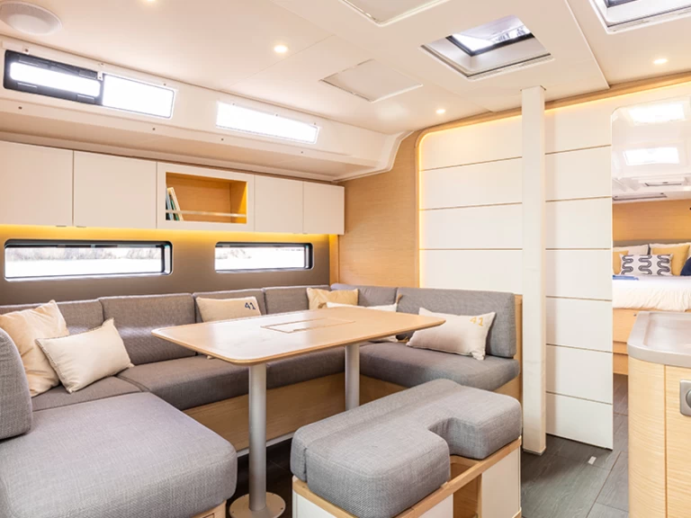 Yacht charter Cagliari billig Dufour 41