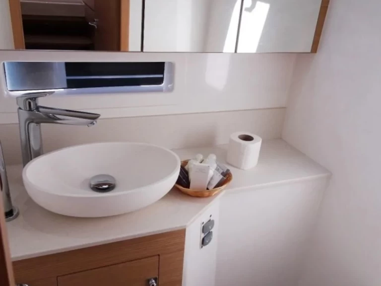 Yacht charter Palermo billig Dufour 48 CAT