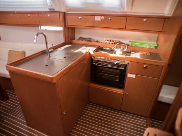 Uthyrning Segelbåt  Bavaria med en båtlicens 