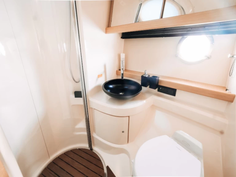 Yacht charter Donji Seget billig Azimut 43 Fly