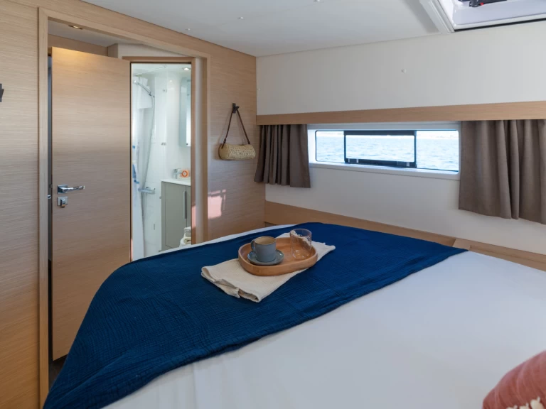 Uthyrning Katamaran  Fountaine Pajot med en båtlicens 