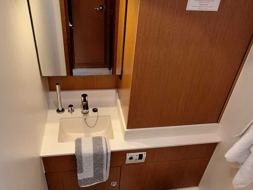 Uthyrning Segelbåt  Bavaria med en båtlicens 