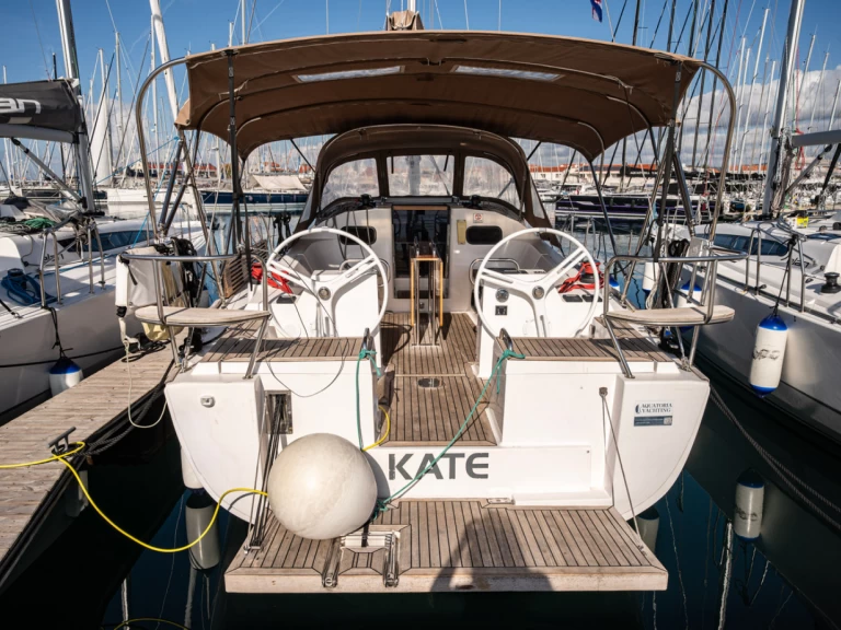 Hyra Segelbåt  med eller utan skeppare Elan Pirovac 