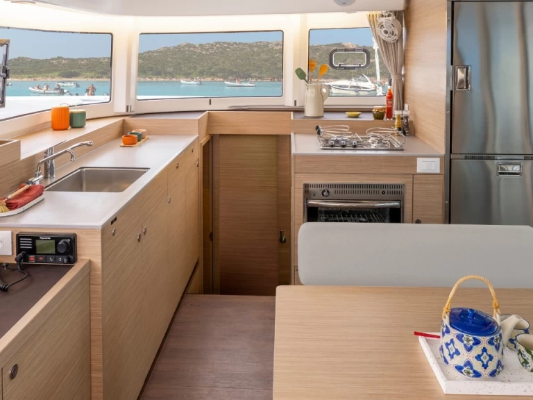 Uthyrning Elliniko  - Lagoon Lagoon 38 - 3 + 2 cab. av Samboat 