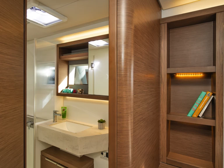 Hyr en Lagoon Lagoon 50 Alimos 