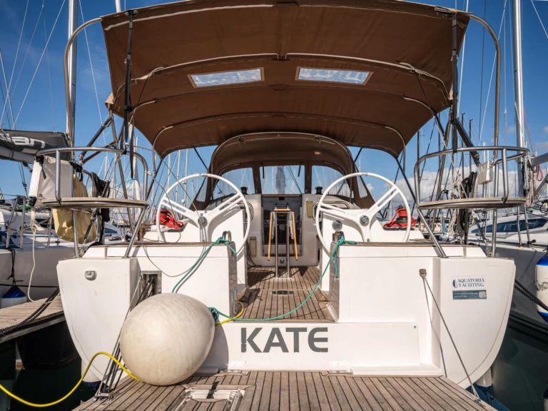 Hyra Segelbåt  med eller utan skeppare Elan Pirovac 