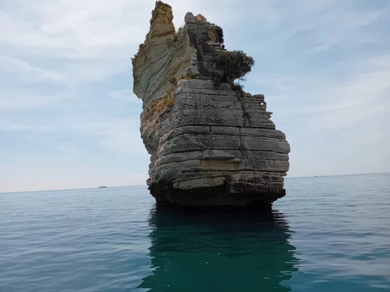 Idea Marine IDEA 58 charter bareboat eller skeppad i Vieste