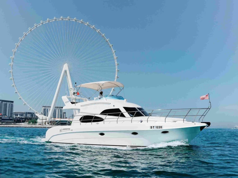 Hyra Lyx yacht med eller utan skeppare Al-Shali Dubai Marina 
