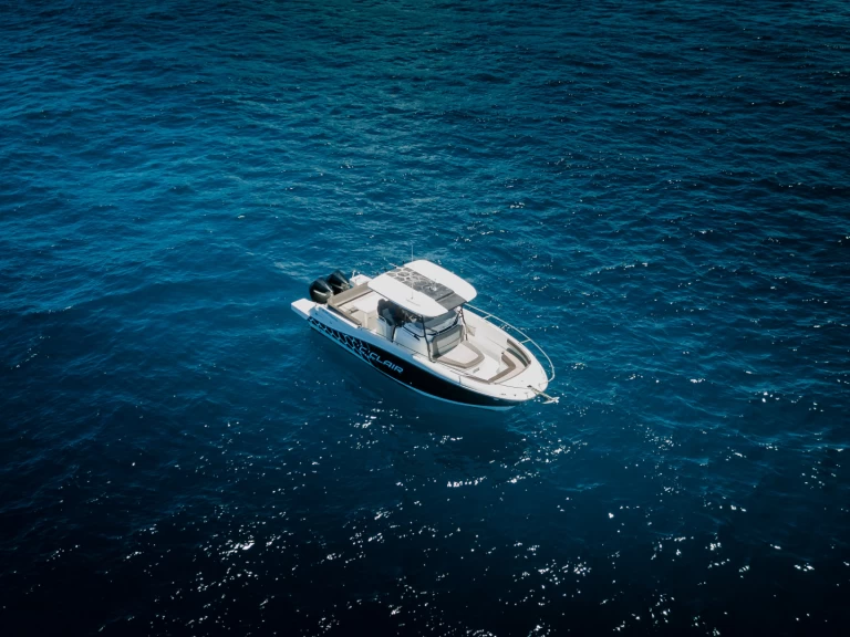 Uthyrning Motorbåt  Jeanneau med en båtlicens 