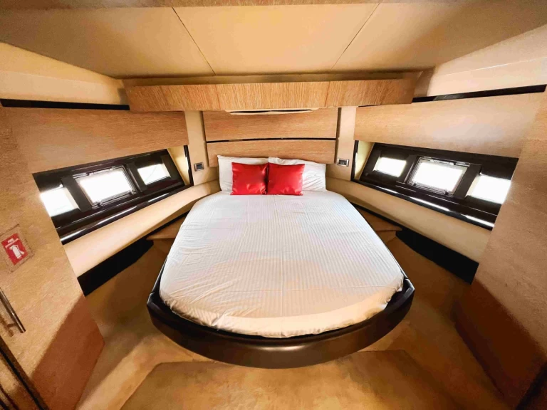 Lyx yacht för uthyrning Dubai Marina till det bästa priset 