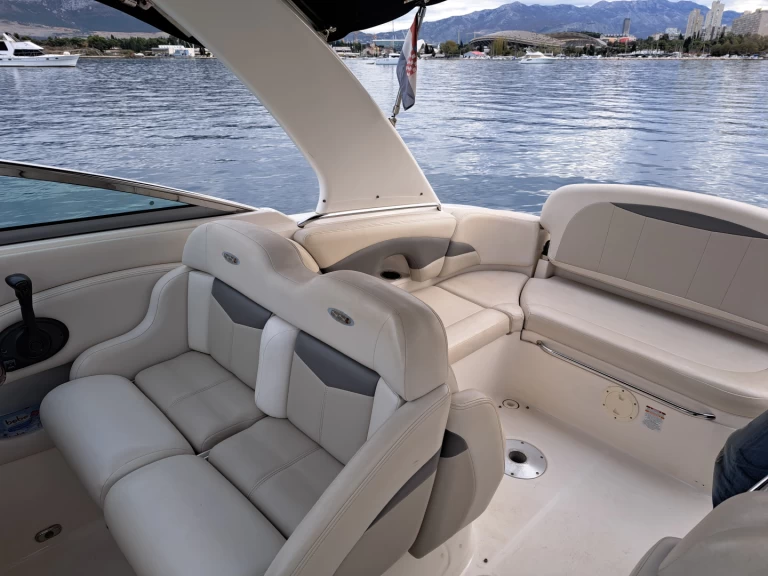 Chaparral 275 ssi charter bareboat eller skeppad i Split 