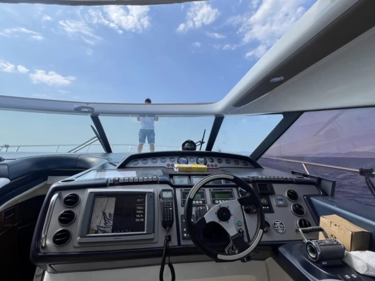 Princess Princess V58 charter bareboat eller skeppad i Roses