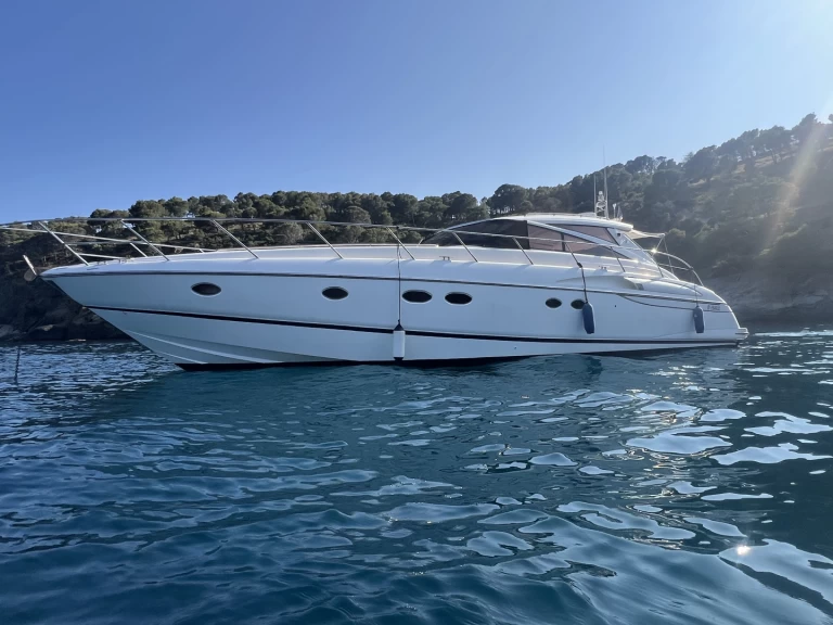 Hyra Lyx yacht med eller utan skeppare Princess Roses 