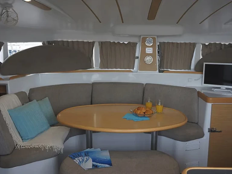 Hyra Katamaran  med eller utan skeppare Lagoon Gouvia 