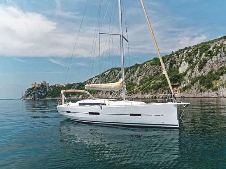 Dufour Dufour 412 Grand large[G] charter bareboat eller skeppad i Gouvia