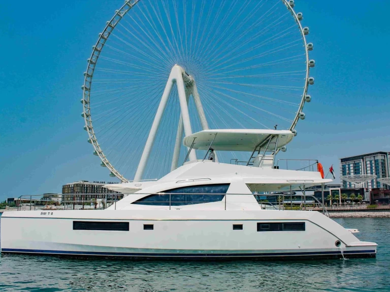 Hyra Lyx yacht med eller utan skeppare Leopard Dubai Marina 