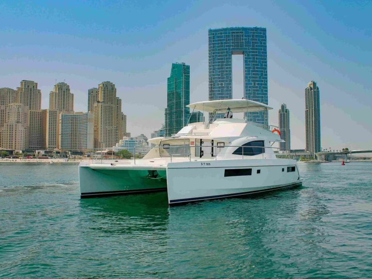 Lyx yacht för uthyrning Dubai Marina till det bästa priset 