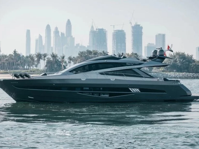 Galeon 70 charter bareboat eller skeppad i Dubai Marina