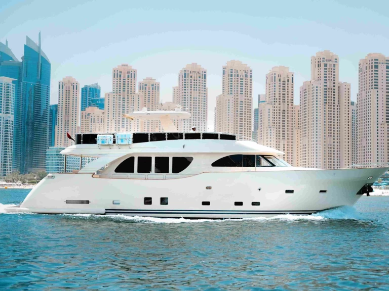 Hyra Lyx yacht med eller utan skeppare CLASSICO Dubai Marina 