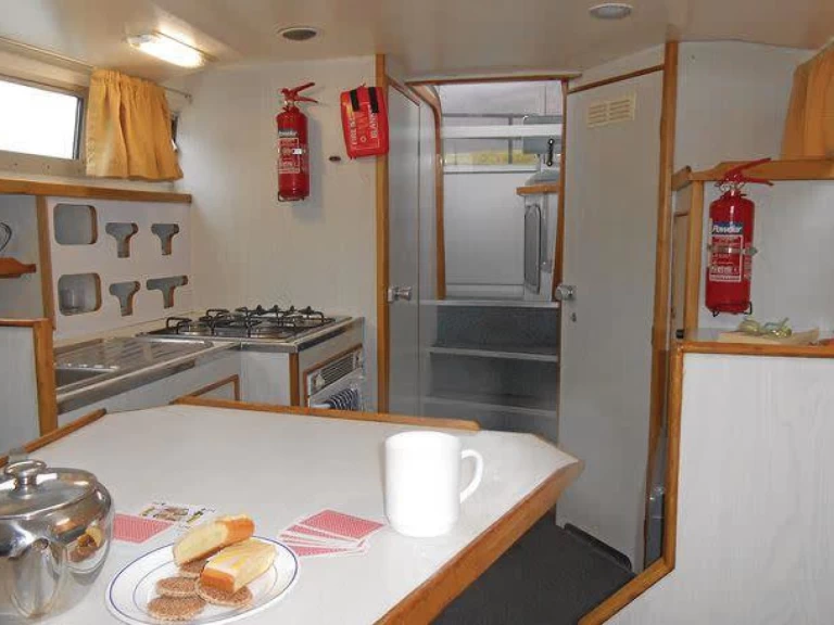 Uthyrning Motorbåt  Le Boat med en båtlicens 