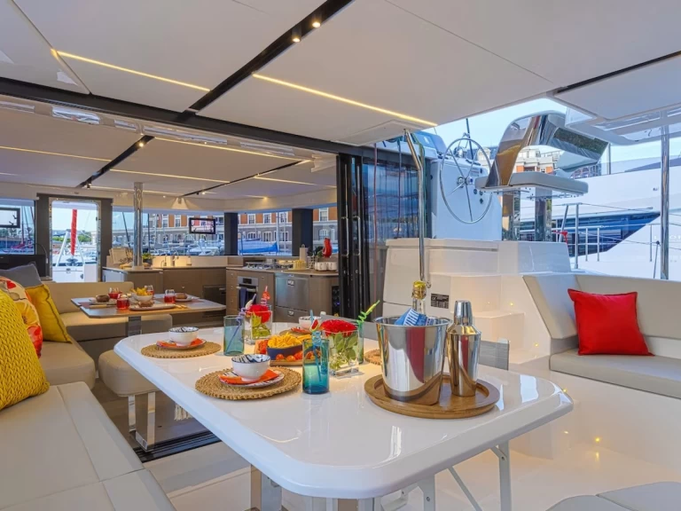 Hyr en Leopard Moorings 4600 - 4 Saint George 