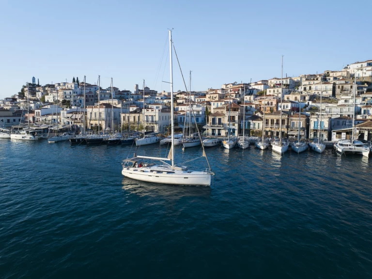 Uthyrning Segelbåt  i Alimos - Bavaria Cruiser 51