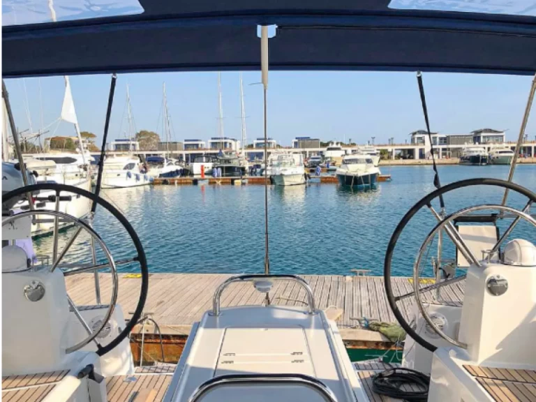 Yacht charter Palairos billig Sun Odyssey 519