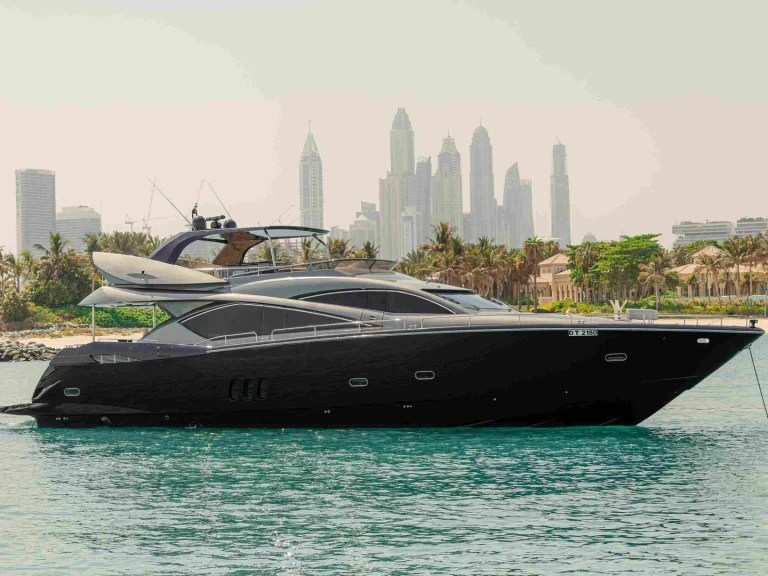 Yacht charter Dubai Marina billig Yacht 82