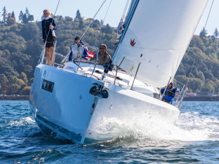 Hyra Segelbåt  med eller utan skeppare Jeanneau Puntone 