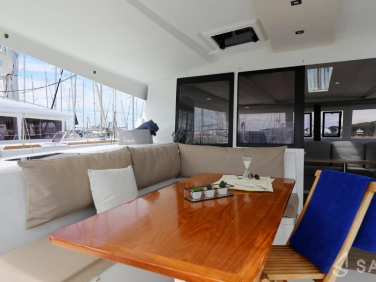 Katamaran  för uthyrning Roses till det bästa priset 