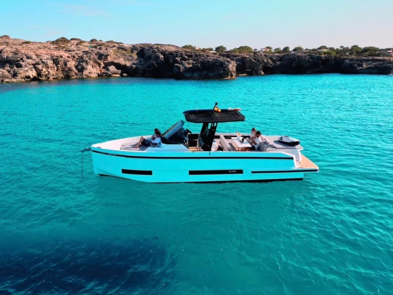 Hyra Motorbåt  med eller utan skeppare De Antonio Mahon 