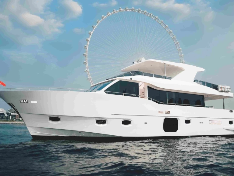Yacht charter Dubai Marina billig 82